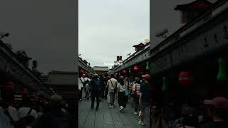 8.29 浅草寺に行きました。雨模様の午後でした。お線香て火傷してしまいました。