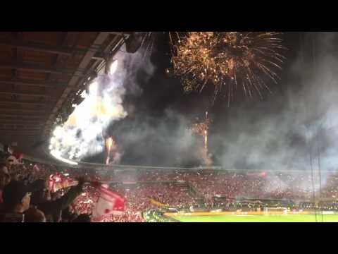 "Santa Fe campeón 2016 celebración" Barra: La Guardia Albi Roja Sur • Club: Independiente Santa Fe