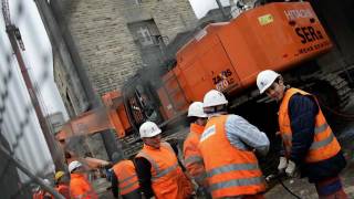 Re: [新聞] 台積電美廠缺技術人員？美工會：甭想引