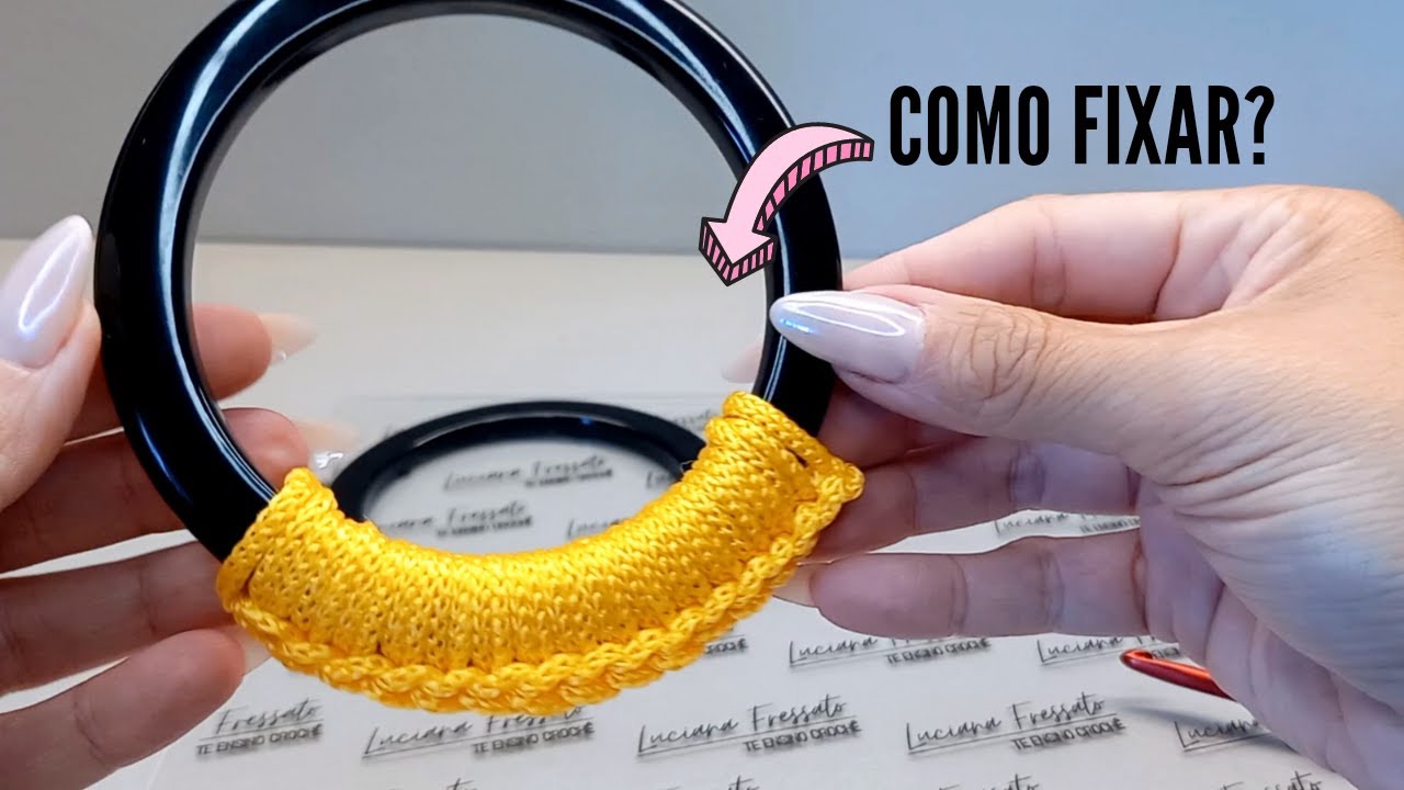 Watch Now COMO COLOCAR ALÇA de RESINA/MADEIRA na BOLSA de CROCHÊ COMO COLOCAR ALÇA de RESINA/MADEIRA na BOLSA de CROCHÊ