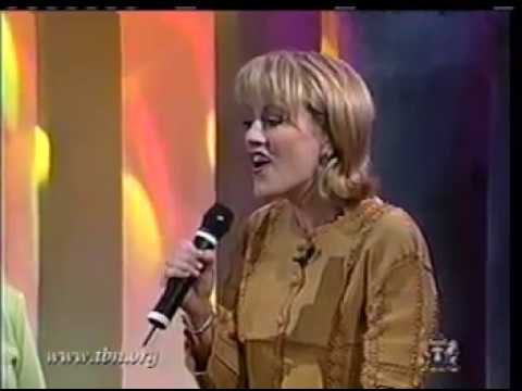 Dino Kartsonakis & Cheryl - Yes Jesus Love Me