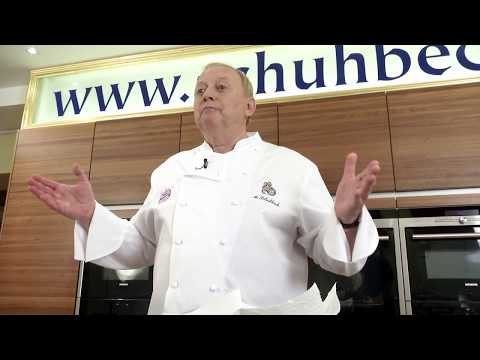 Alfons Schuhbeck bereitet braune Butter zu