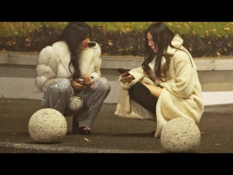 Alina Pușcău and Olga Barcari, sensational duo! After-party on the ground, directly on the sidewalk