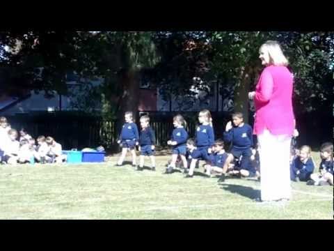 Fast kid runs like Usain Bolt