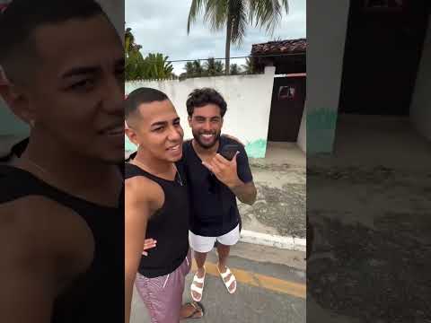 “VAI, CORINTHIANS!” 😂😂 Um corintiano encontrou o Yuri Alberto no meio das suas férias #shorts