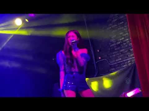 Tiffany Young Runaway Fancam Magnetic Moon Tour Dallas 11/16/19