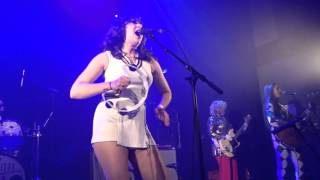 Kitty Daisy and Lewis . Bitchin &#39; in the kitchen . le 106 . Rouen .