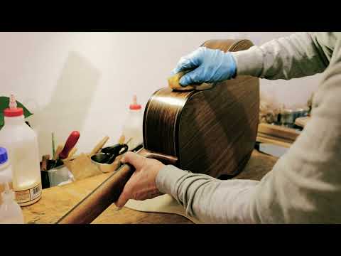 Making of a Maccaferri gypsy jazz guitar  - part 8 - french polish