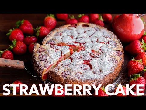 Easy Strawberry Cake Recipe with Tasty Strawberry Sauce