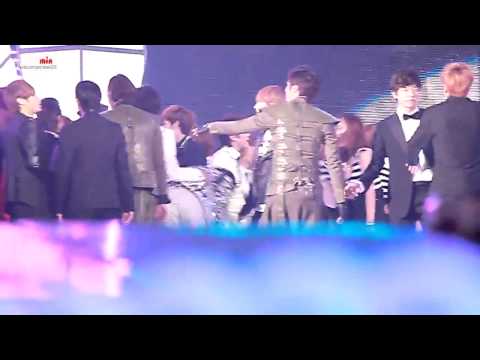 [Fancam] 111229 TVXQ SBS Gayo Ending