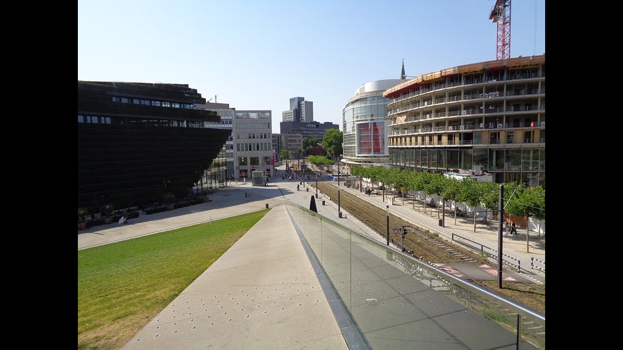 Experience Düsseldorf in 4K! A 9 euro trip featuring Gustaf-Grundgens-Platz, Dreischeibenhaus, and the Schauspielhaus.