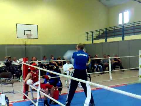 Islam Ashabov (VFB Oldenburg),(Rote Ecke)