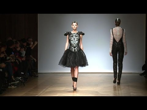 "On aura tout vu": une collection Haute Couture contrastée