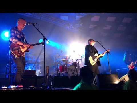 Pixies - Debaser @ Barrowland, Glasgow (2 December 2016)