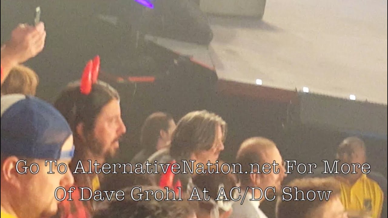 Dave Grohl Rocks Out To AC/DC - YouTube