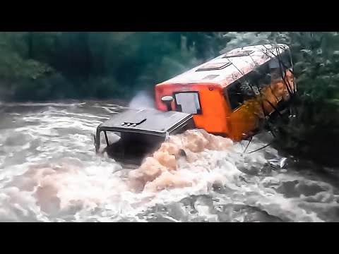 Russian & British Trucks on Flooded Road! GAZ, URAL, KAMAZ, BEDFORD on Heavy Offroad