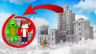 Mikey and JJ Built a House In a SKY CASTLE in Minecraft (Maizen)