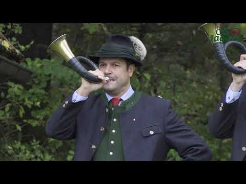 Jagdhornbläser Bad Wimsbach spielen die "OÖ Jagdfanfare"