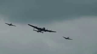 preview picture of video 'Battle of Britain memorial flypast - Duxford Flying legends 2014'