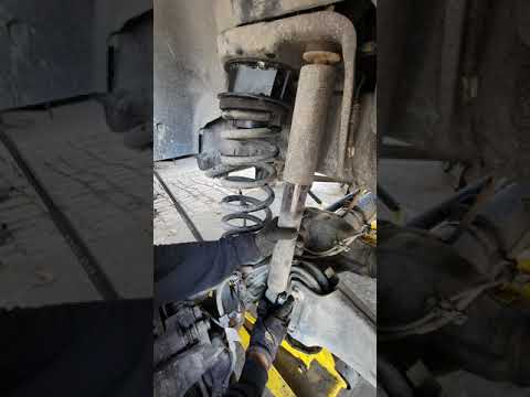 2015 Ram 3500 4wd Front leveling kit install