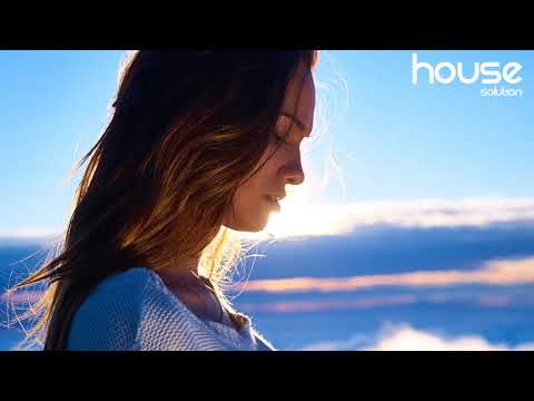 Cyrillic & Iwayo ft. Dina - Right Here