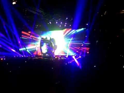 Levels+Somebody that I used to know - Avicii Boston ( Epic head )