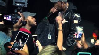 Drunk fan gets to keep Travis $cott&#39;s hat after finishing the song for him!!!!