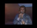 Johnny Hallyday  -  Qu'est ce qu'elle fait ( Les rendez-vous du dimanche )