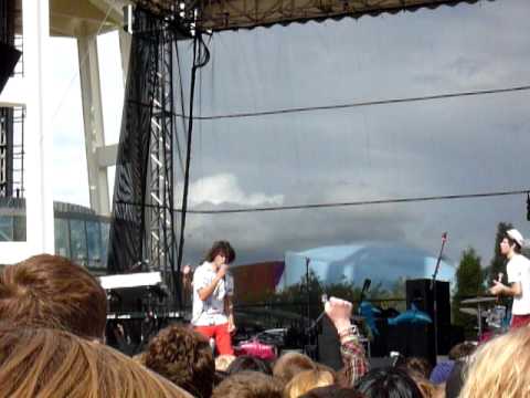 Natalie Portman's Shaved Head