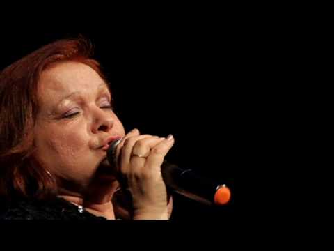 Cremilde - 40 Anos de Fado - "Chama-me apenas Mulher" - Ao vivo no Teatro Lethes