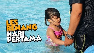 Download lagu FUN!! FIRST DAY OF SWIMMING LESSON - Swimming School for Kids mp3