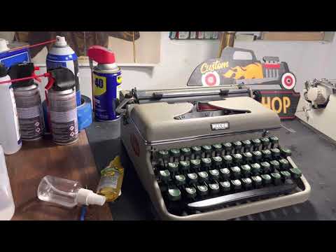 Halda vs Facit Typewriters: A Brother from Another Mother