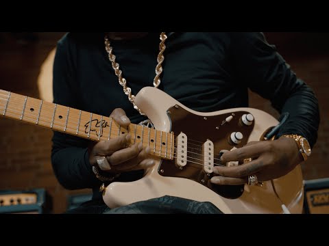 Eric Gales shows off a simplified way to practice guitar riffs