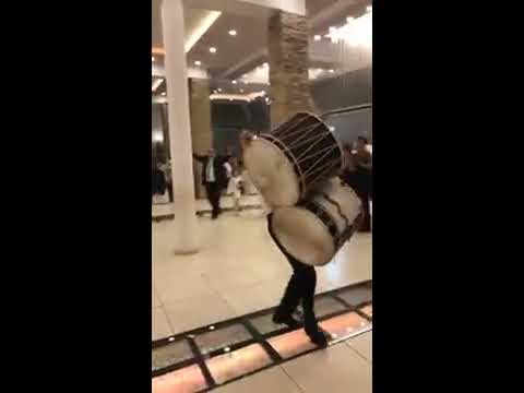 Celik Bend Uci me majko, karaj me