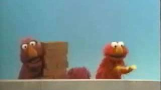 Sesame Street - Elmo and Telly on &quot;Heavy and Light&quot;