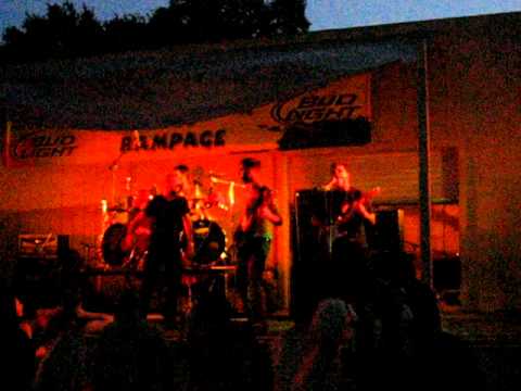 Big Fuckin Skull - Skulls Night Out (Apple River Rampage - 8/7/10)