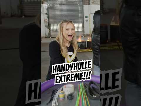 Julia Beautx Challenge: The ultimate phone case! | Checkpoint ZDF