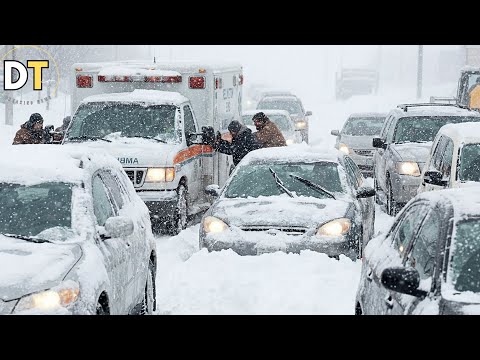 Ostróda, Poland Hit by Severe Snowstorm! S7 Expressway Paralyzed, Vehicles Stranded!