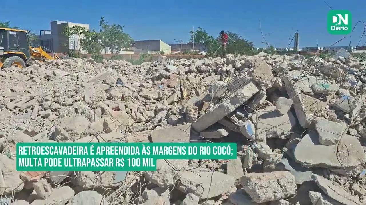 Imagem da notícia Retroescavadeira usada em aterramento irregular é apreendida às margens do Rio Cocó