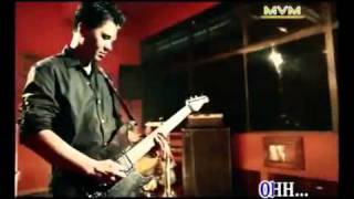 Download lagu SLASH - Hati Kian Terluka [MTV-HD] (Karaoke) mp3