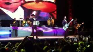 preview picture of video 'Presentación y La Reina del Sur - Los Tigres del Norte (Feria Tepic 2013)'