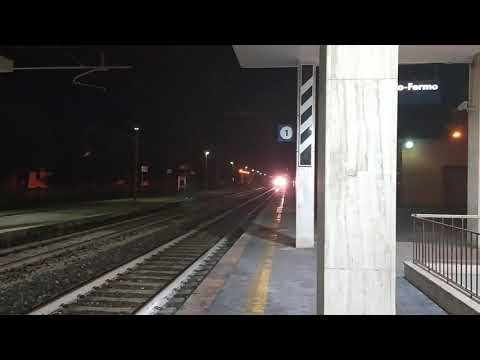 Transito veloce treno merci