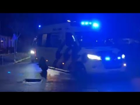 A1 | Ambulance 25-118 en 25-120 Met spoed naar het ziekenhuis Na een Reanimatie op Urk