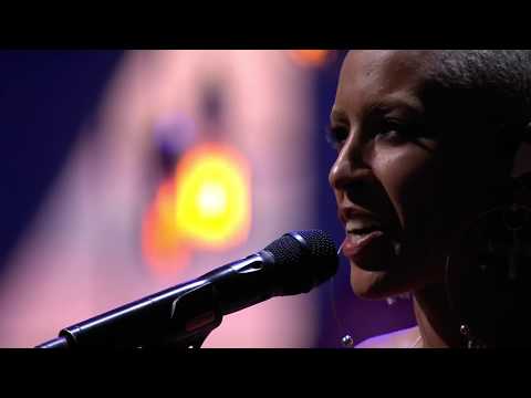 Loreen honours ANIM and Dr Ahmad Sarmast in pashto – Da Zamong Zeba Watan