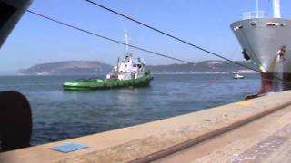 preview picture of video 'Acostagem do Navio 'Runaway Bay' no Porto de Setúbal'
