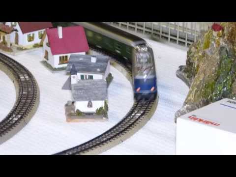 27. Stummi-Treff WN,  15 - BR 141 014-8 (Märklin 3034) in voller Fahrt vor Personenzug