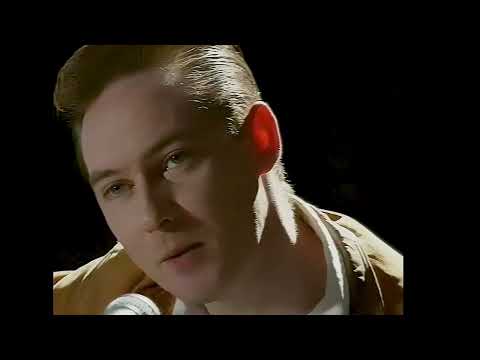 Roddy Frame -  Down The Dip (acoustic live) in 1080p