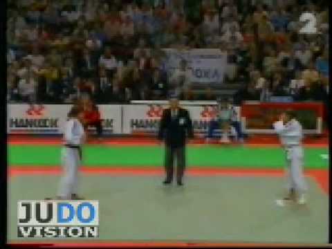 JUDO 1997 World Championships: Gella Vandecaveye (BEL) - Severine Vandenhende (FRA)