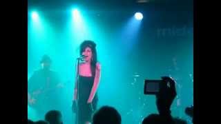 Amy Winehouse - Addicted live in Cannes (snippet)
