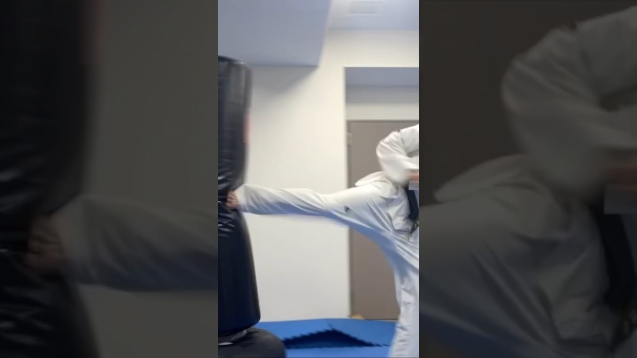 Back-kick day with my students. 💪🏽💪🏽🔥🔥 #oldschoolteakwondo #tokyo